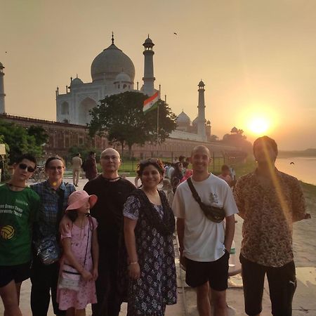 Zigzag Homestay アーグラ エクステリア 写真