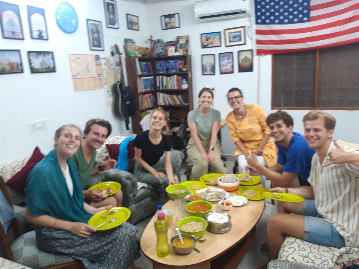 Zigzag Homestay アーグラ エクステリア 写真