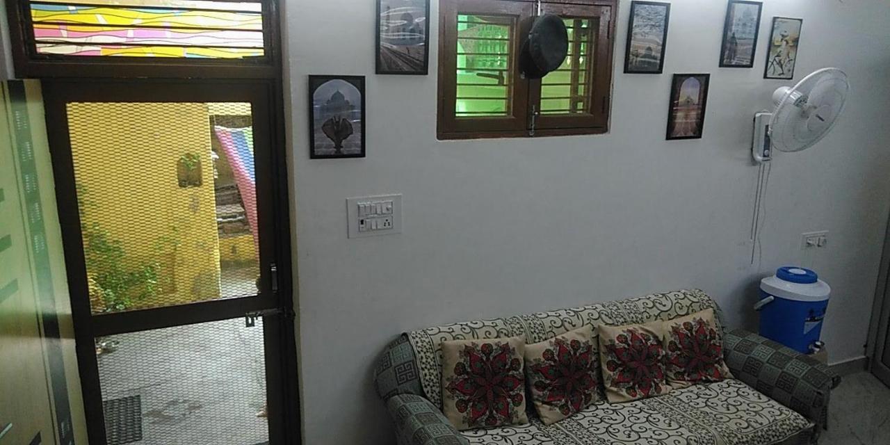 Zigzag Homestay アーグラ エクステリア 写真