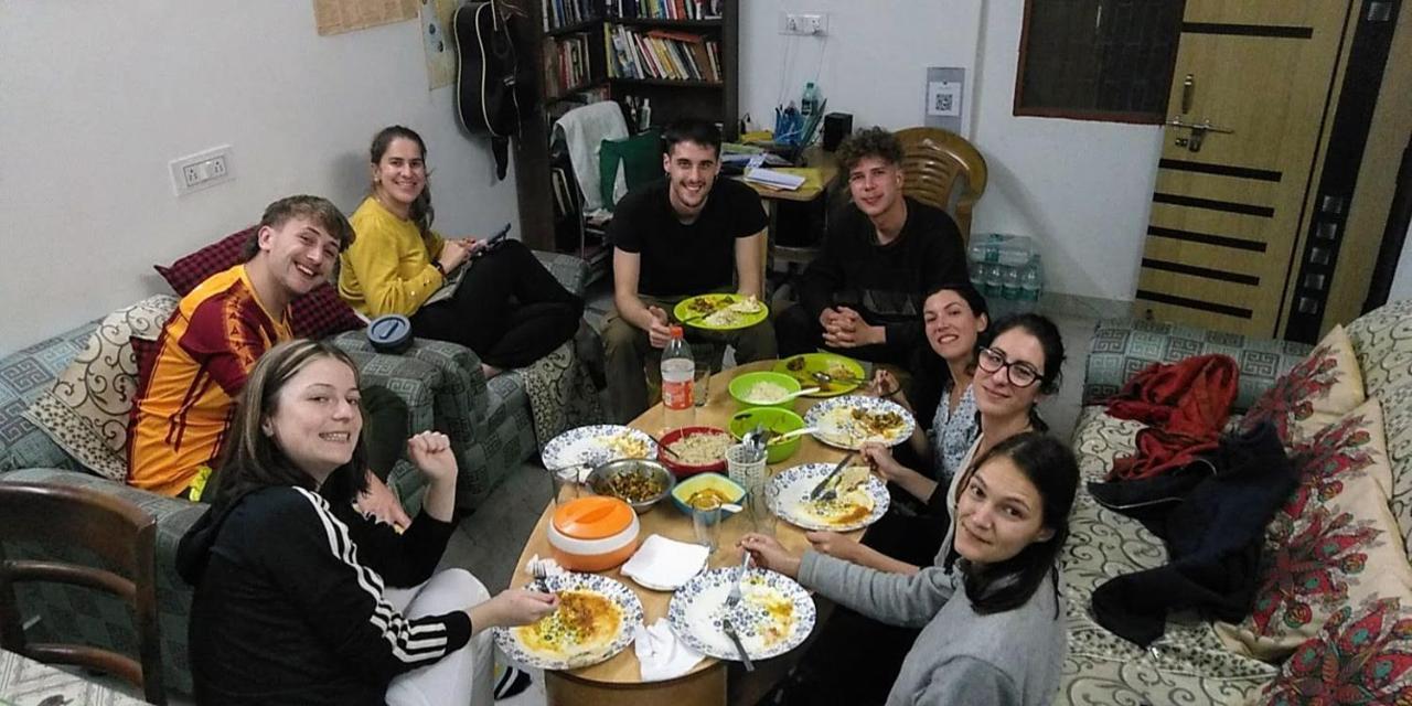 Zigzag Homestay アーグラ エクステリア 写真
