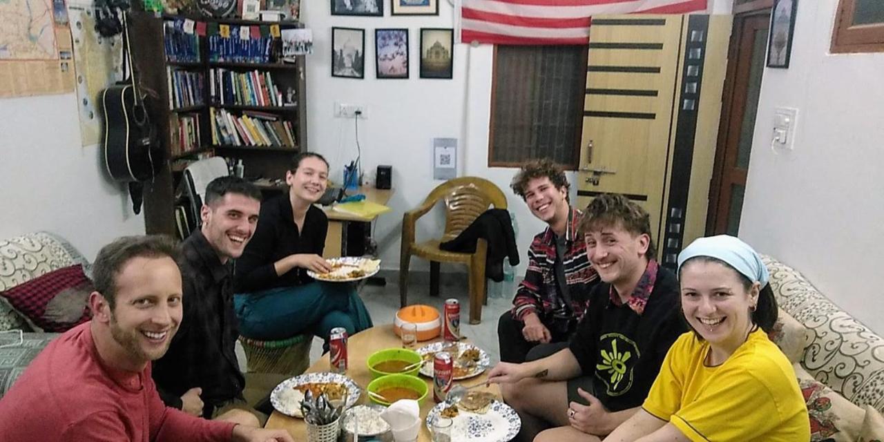 Zigzag Homestay アーグラ エクステリア 写真