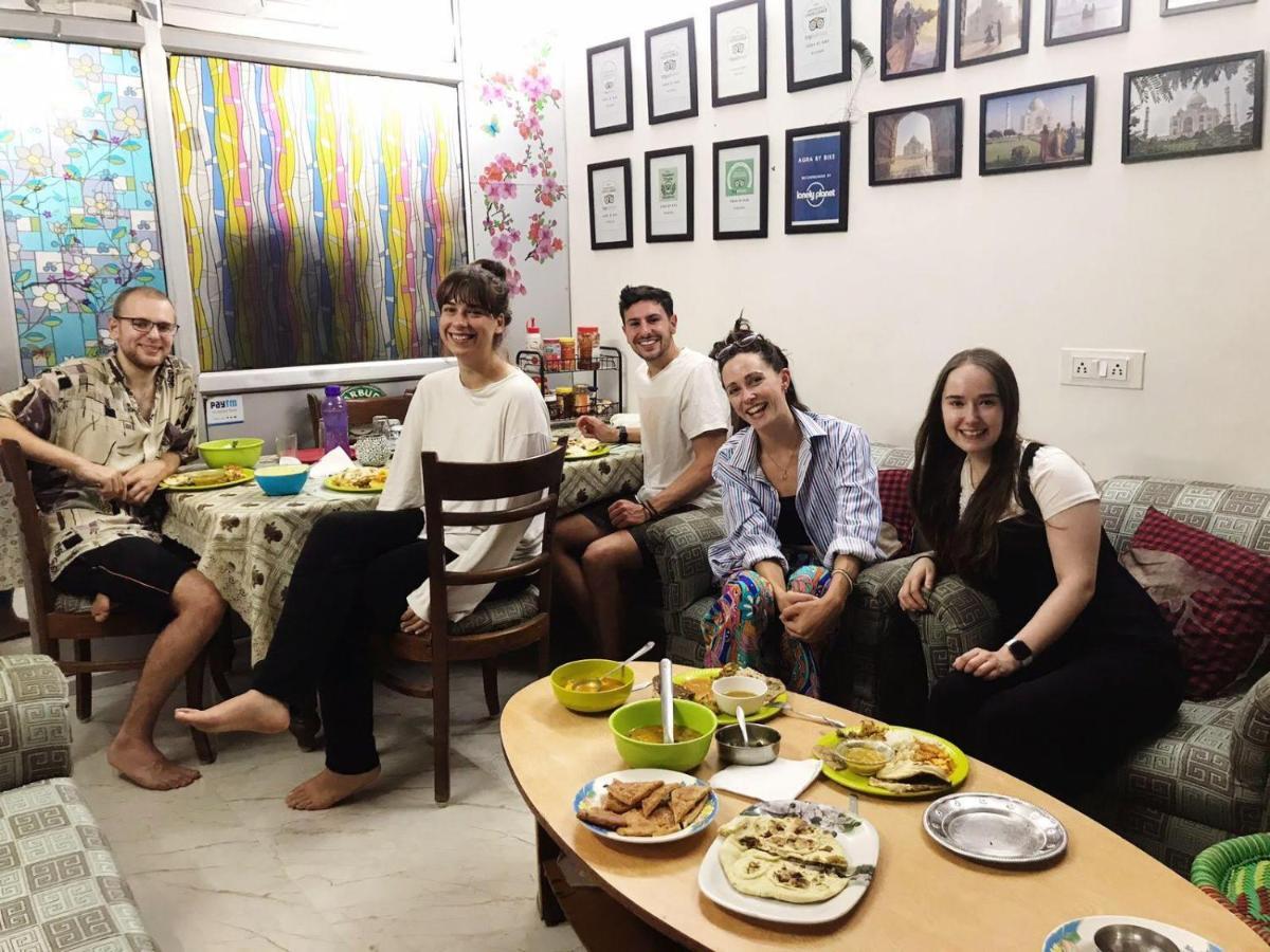 Zigzag Homestay アーグラ エクステリア 写真