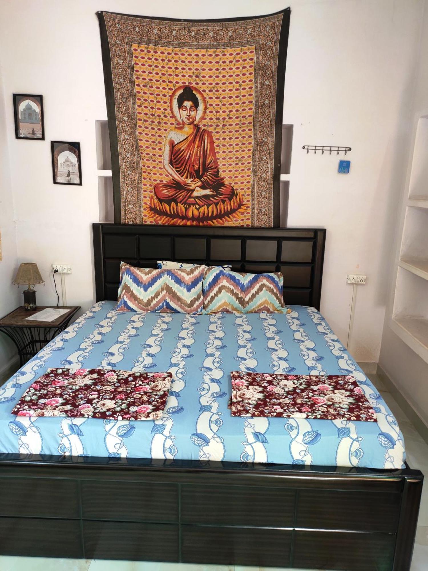 Zigzag Homestay アーグラ エクステリア 写真