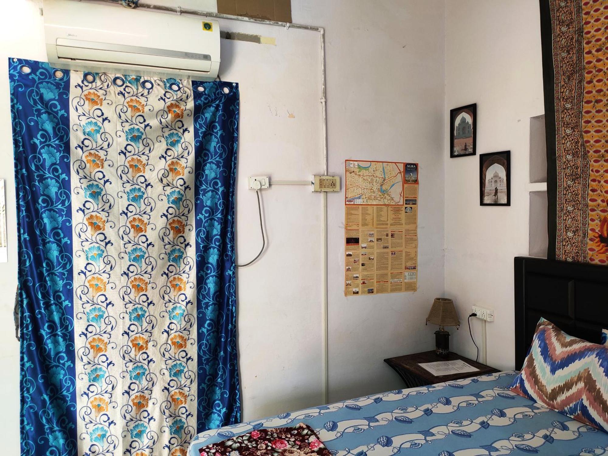 Zigzag Homestay アーグラ エクステリア 写真