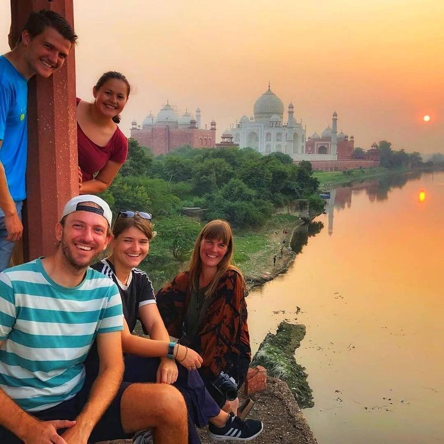 Zigzag Homestay アーグラ エクステリア 写真